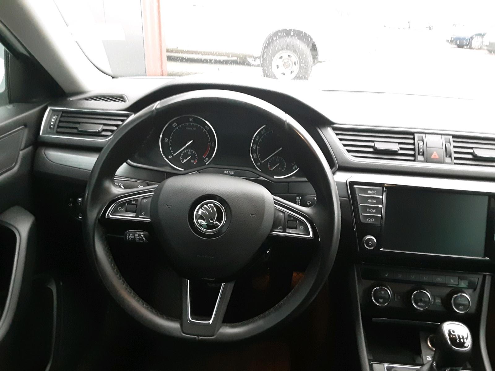 ŠKODA Superb Combi Style 2,0 TDI-NAVI*SHZ | Gebrauchtwagen ...