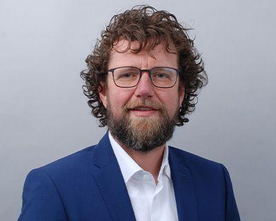 Oliver  Schroeder