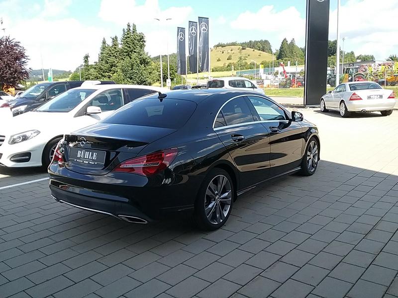 Mercedes-Benz CLA 200