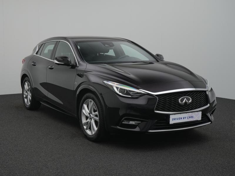 Infiniti Q30