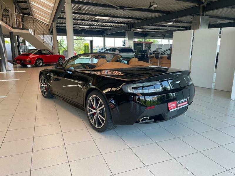 Aston Martin V8 Vantage