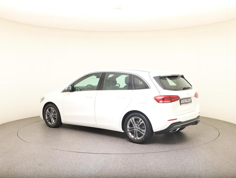 Mercedes-Benz B 220