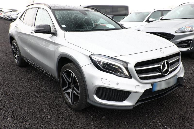 Mercedes-Benz GLA 200