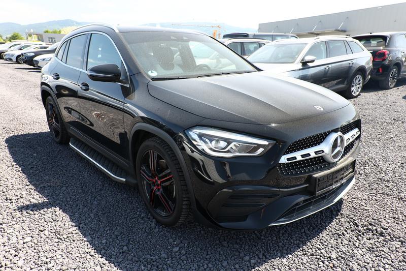 Mercedes-Benz GLA 200