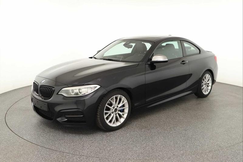 BMW M235
