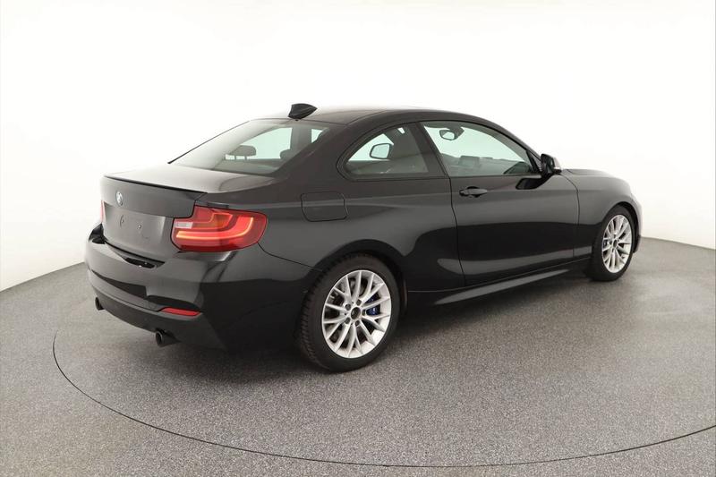 BMW M235
