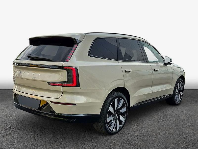 Volvo EX90