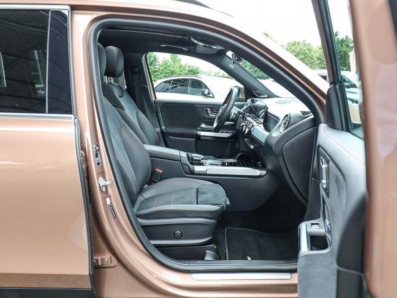 Mercedes-Benz GLB 220