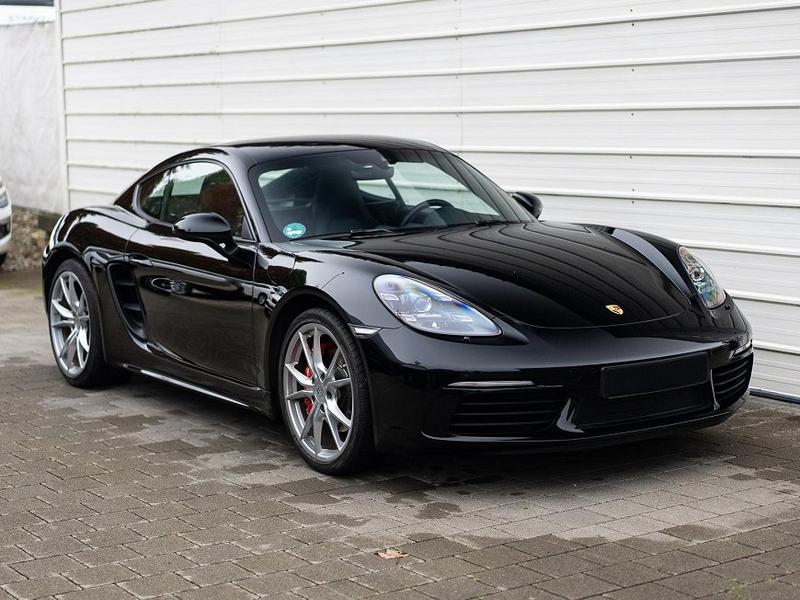 Porsche 718 Cayman