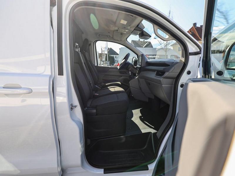 VW T7 Transporter